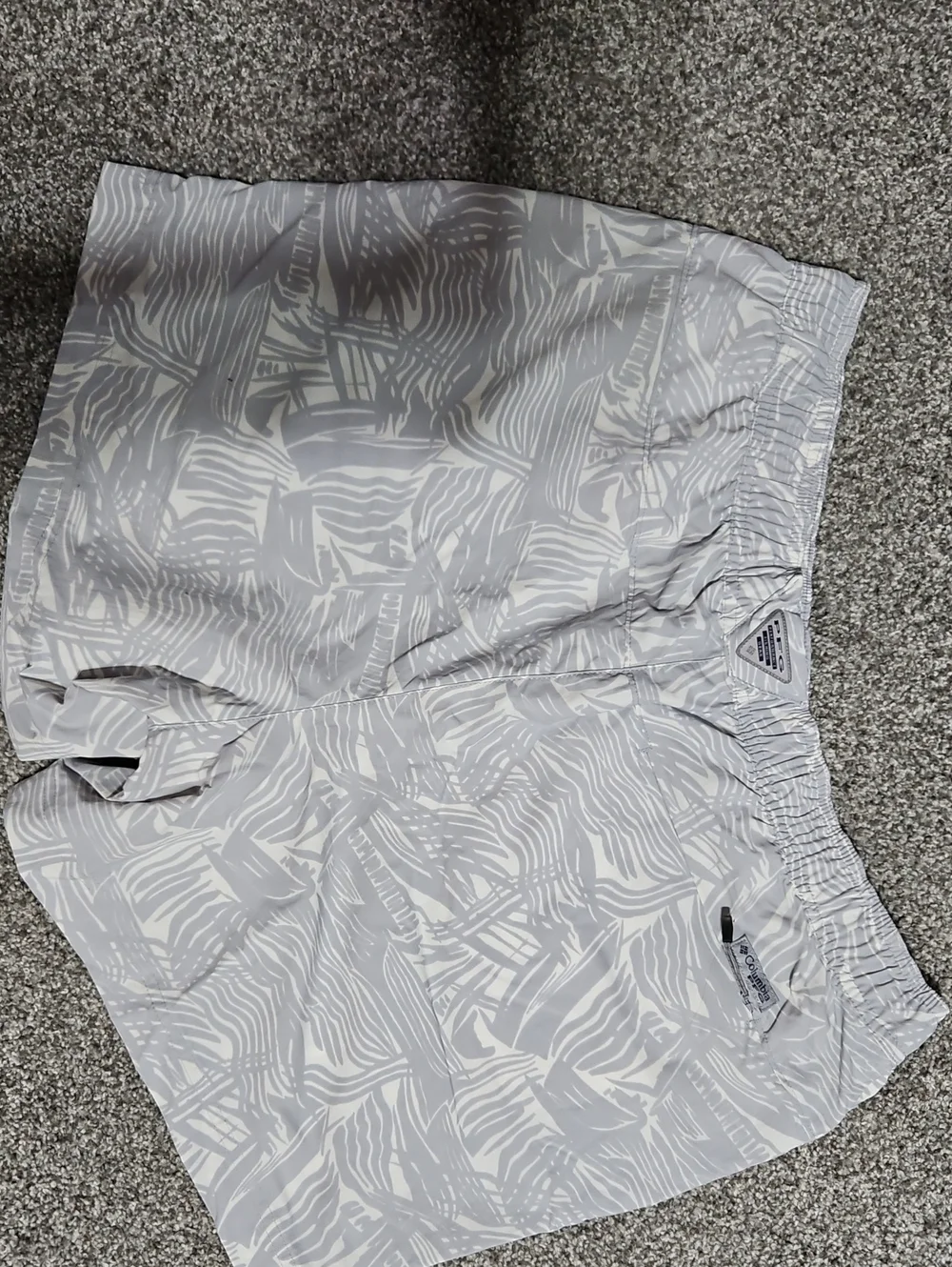 Columbia Light Gray Patterned Women's Active Shorts